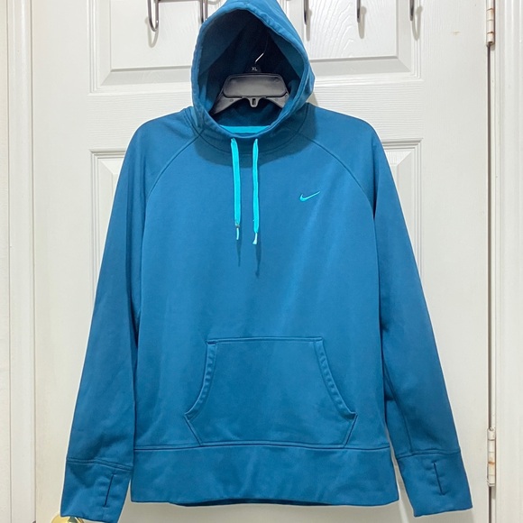 Nike Tops - Nike Therma-Fit Hoodie Pullover Sweatshirt Sweater w thumb holes